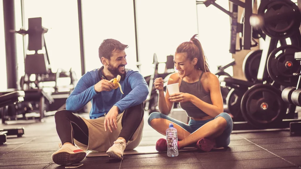 athletes waiting to exercise after eating